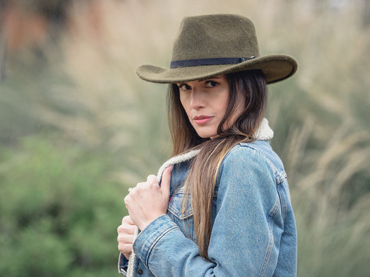 Melbourne alpaca wool felt hat, felt and brim detail