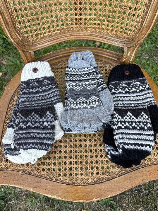 Andean Peaks flip-top mittens in cream, gray and black