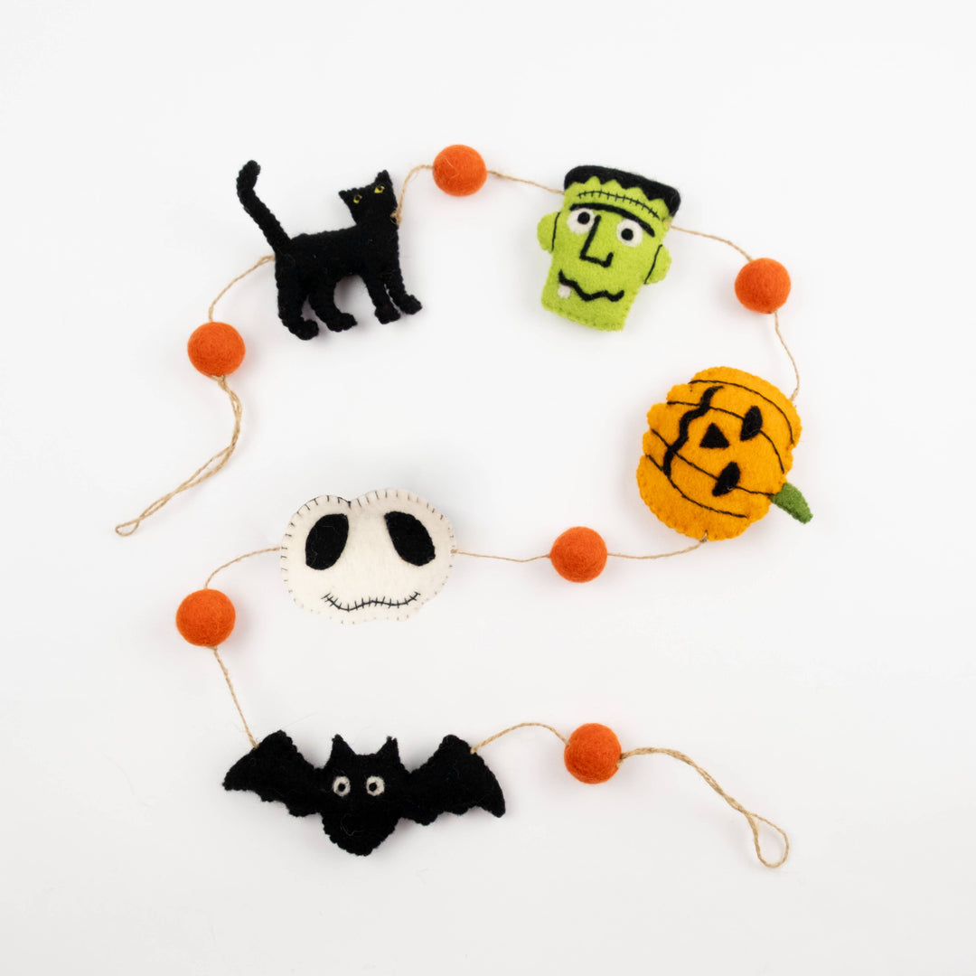 Halloween Friends Garland — Hand-Felted Wall Décor