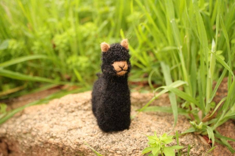Alpacadorable Ornament — 100% Baby Alpaca, Handmade in Peru