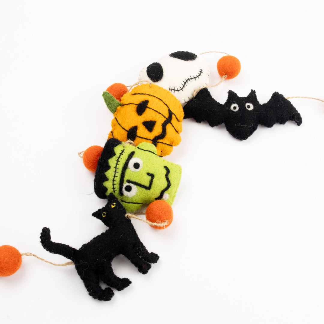 Halloween Friends Garland — Hand-Felted Wall Décor