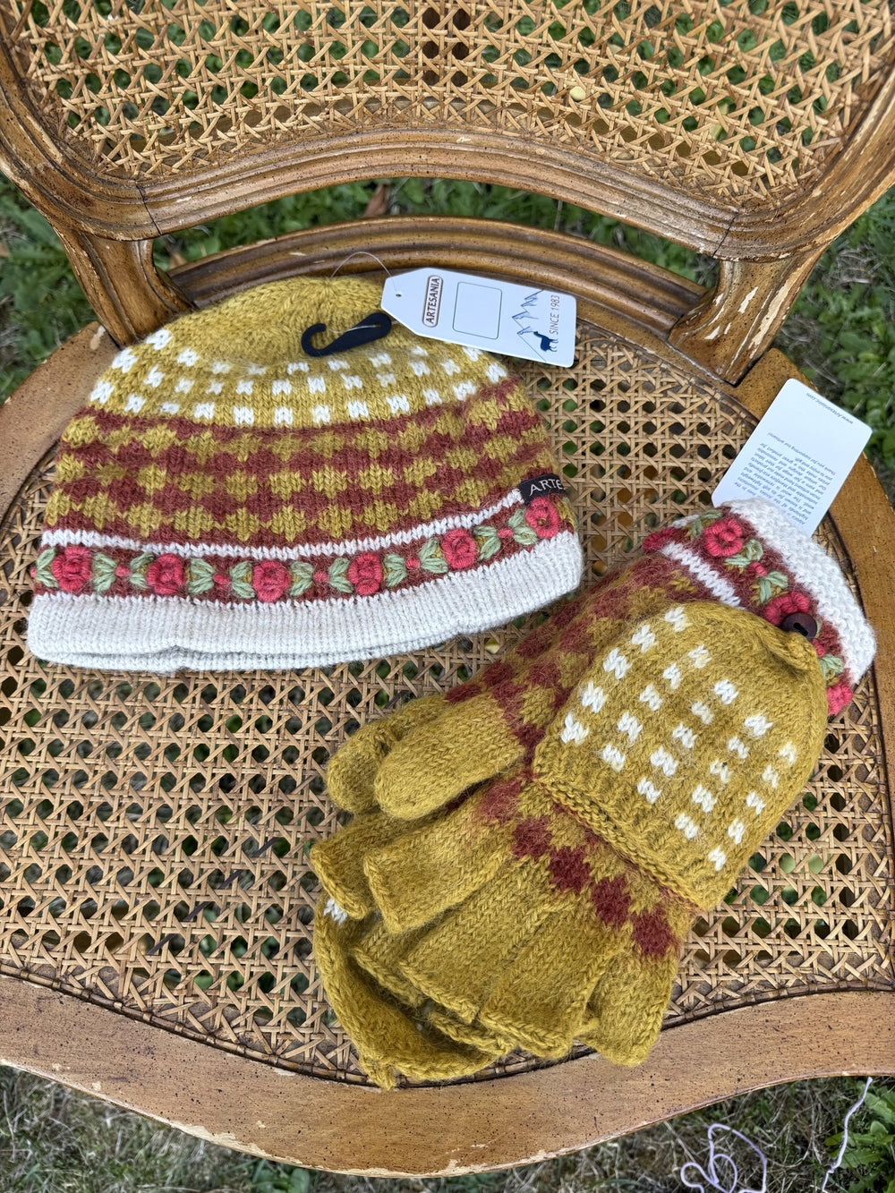Golden Rose mittens shown with the matching hat (sold separately)
