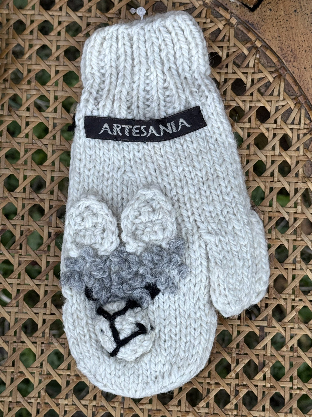 Kids alpaca face mitten in cream