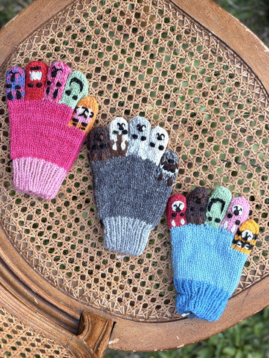 Kids animal finger gloves in pink, gray and blue
